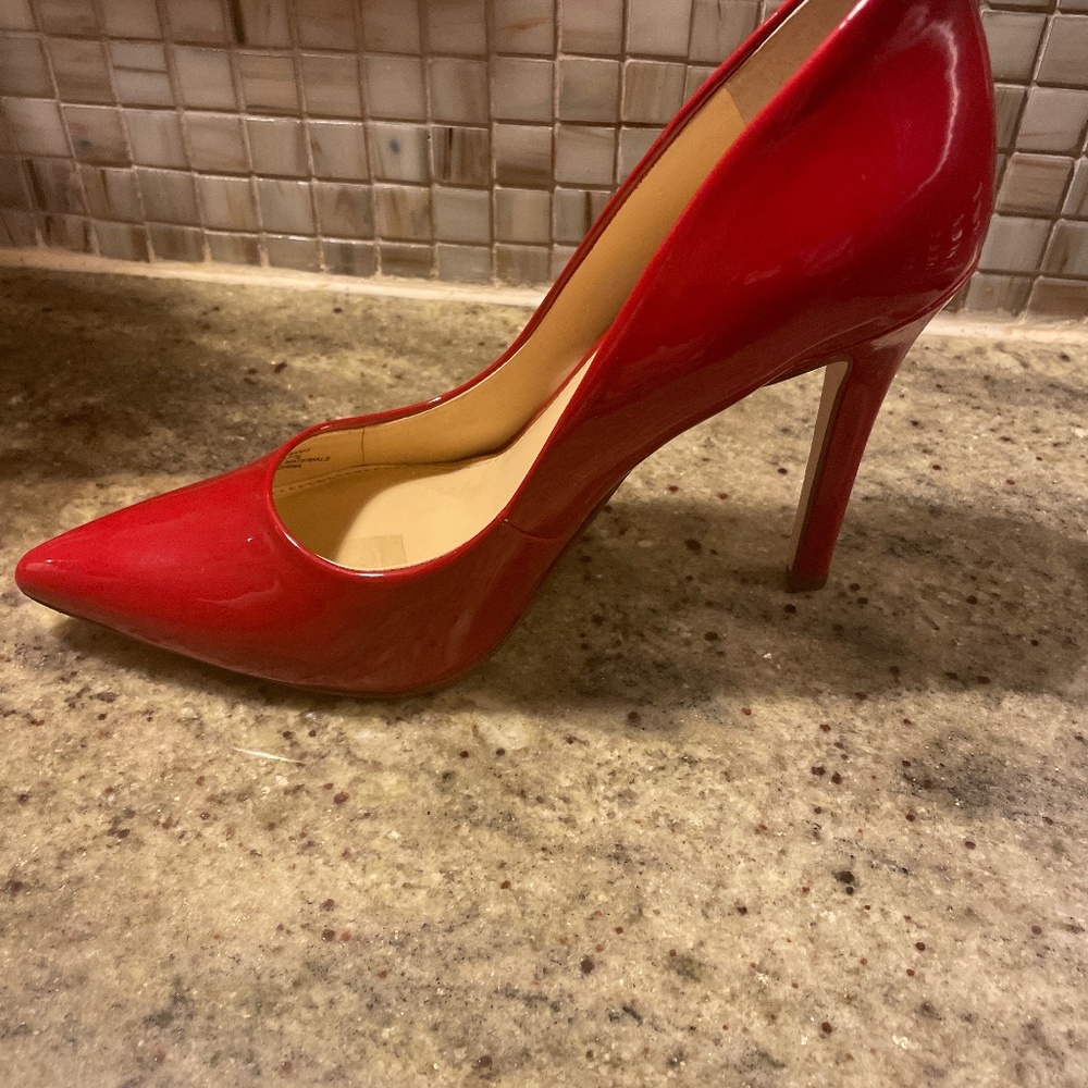 Jessica Simpson pump